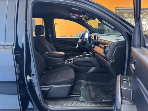 Used 2024 Chevrolet Colorado Trail Boss AWD/4WD image 18