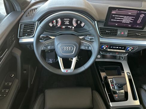 Used 2025 Audi Q5 2.0T Premium Plus w/ Premium Plus Package AWD/4WD image 14