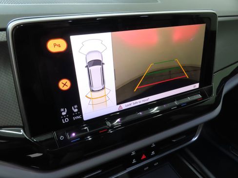 New 2026 Volkswagen Atlas Peak Edition AWD/4WD image 18