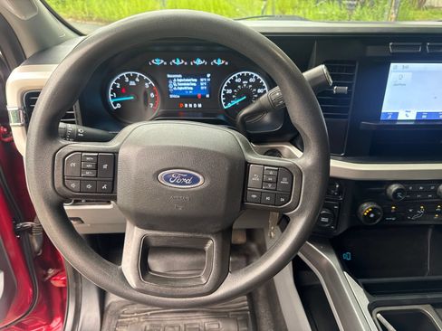 Used 2023 Ford F350 XLT w/ Snow Plow/Camper Package AWD/4WD image 4