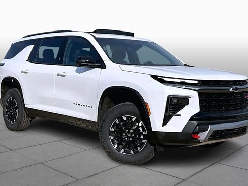 New 2026 Chevrolet Traverse Z71 w/ Driver Confidence Package image 3