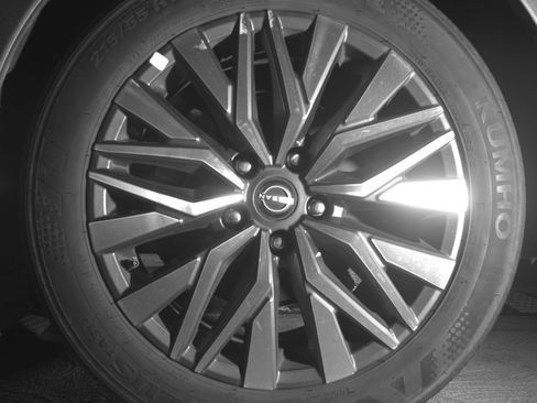 Used 2025 Nissan Altima 2.5 SV image 12