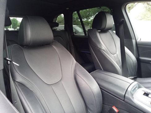 Used 2022 BMW X5 xDrive40i w/ M Sport Package image 16