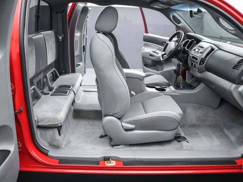 Used 2006 Toyota Tacoma V6 image 22