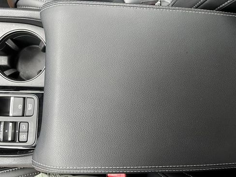 Used 2023 Honda Pilot EX-L image 9