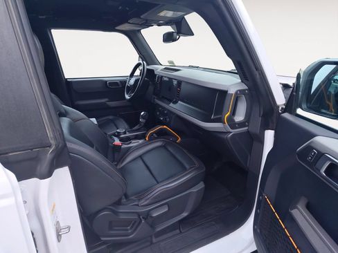 Used 2023 Ford Bronco Badlands w/ Sasquatch Package AWD/4WD image 15