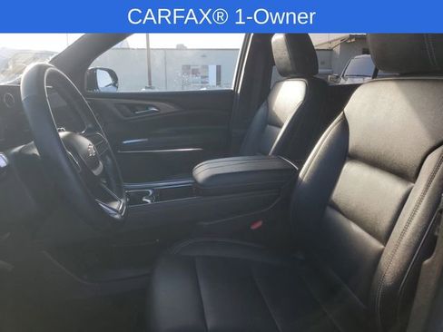 Used 2025 Chevrolet Traverse LT image 12