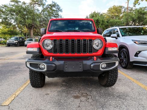 Used 2024 Jeep Gladiator Sport AWD/4WD image 4