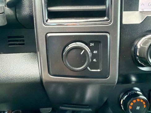 Used 2020 Ford F150 XLT w/ Equipment Group 302A Luxury AWD/4WD image 23