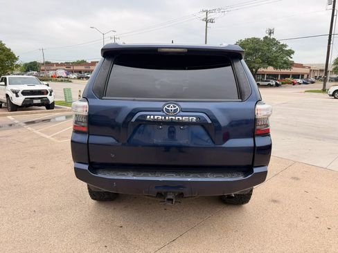 Used 2018 Toyota 4Runner SR5 image 3