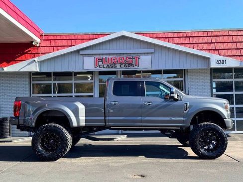 Used 2022 Ford F350 Platinum AWD/4WD image 2