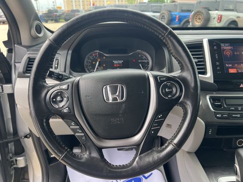Used 2017 Honda Ridgeline RTL-T image 17