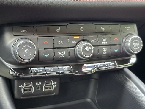 Used 2025 Dodge Durango GT w/ Blacktop Package AWD/4WD image 9