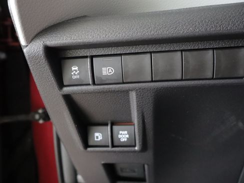 Used 2026 Toyota Sienna LE FWD image 17