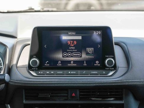 Used 2024 Nissan Rogue S FWD image 14