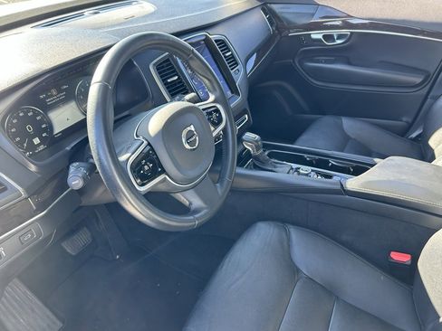 Used 2019 Volvo XC90 T5 Momentum w/ Multimedia Package image 4