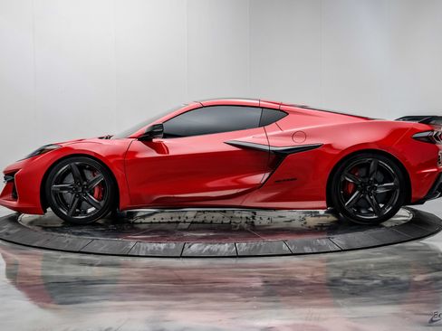 Used 2023 Chevrolet Corvette Z06 w/ Stealth Interior Trim Package RWD image 10