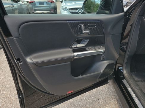 Used 2024 Mercedes-Benz GLB 250 image 19