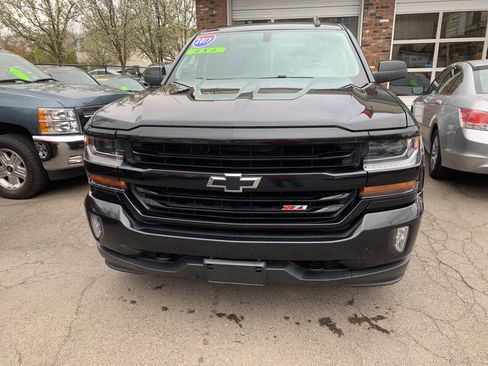 Used 2017 Chevrolet Silverado 1500 LT w/ Midnight Edition image 11