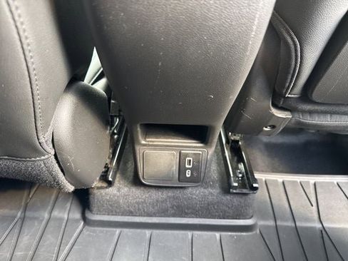Used 2023 Buick Encore GX Select w/ Sport Touring Package FWD image 25