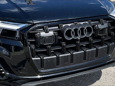 Certified 2025 Audi Q7 2.0T Premium w/ Convenience Plus Package image 11