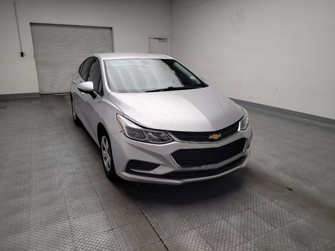 Used 2018 Chevrolet Cruze LS FWD image 14