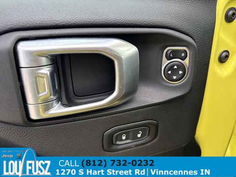 Used 2022 Jeep Wrangler Unlimited Sahara w/ Cold Weather Group image 14