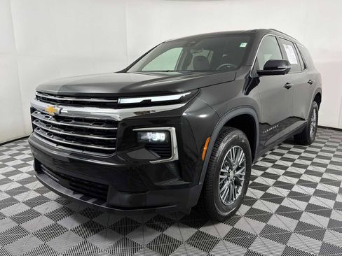 Certified 2024 Chevrolet Traverse LT image 3