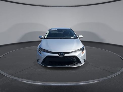 Used 2022 Toyota Corolla LE FWD image 4