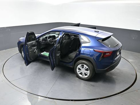 Used 2024 Chevrolet Trax LS FWD image 83