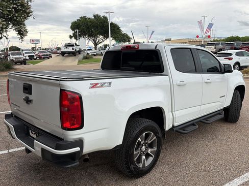 Used 2017 Chevrolet Colorado Z71 AWD/4WD image 3