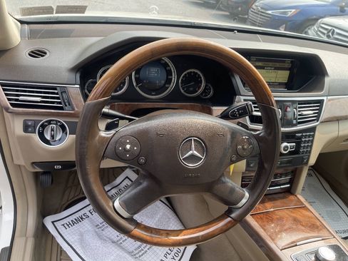 Used 2011 Mercedes-Benz E 350 4MATIC Sedan image 11