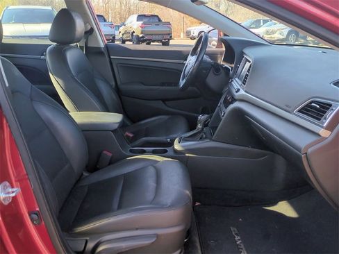 Used 2017 Hyundai Elantra Limited image 25