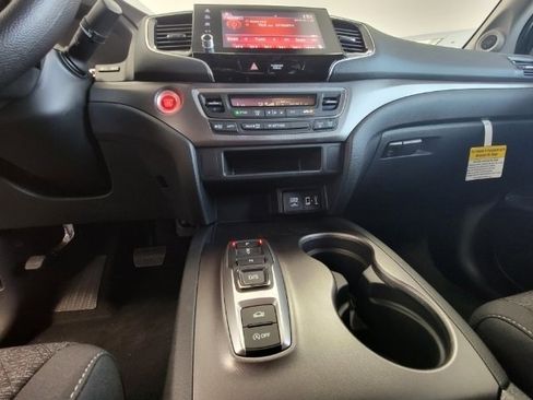 Used 2023 Honda Ridgeline Sport image 16
