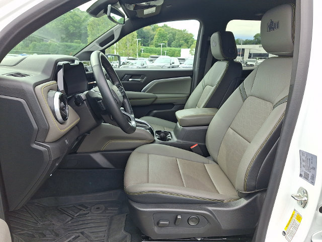 Used 2025 Chevrolet Colorado ZR2 w/ ZR2 Bison Edition AWD/4WD image 2