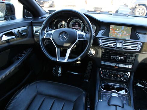 Used 2013 Mercedes-Benz CLS 550 4MATIC image 10