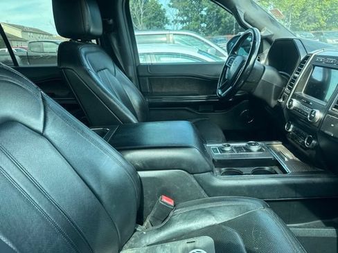 Used 2018 Ford Expedition Limited w/ Equipment Group 301A AWD/4WD image 14