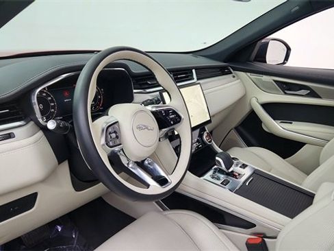 Used 2025 Jaguar F-PACE R-Dynamic S image 17