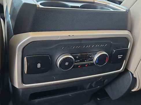 Used 2024 Ford Expedition Limited image 20