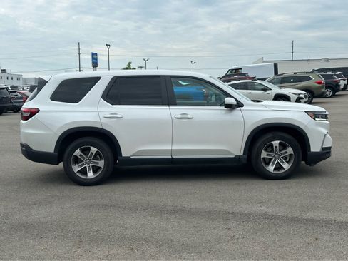 Used 2025 Honda Pilot EX-L image 8