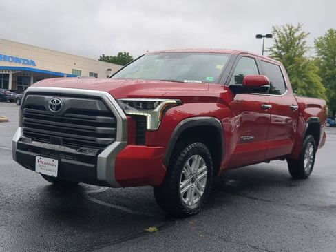 Used 2024 Toyota Tundra Limited AWD/4WD image 7