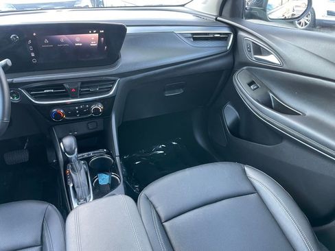 Used 2024 Buick Encore GX Sport Touring image 9