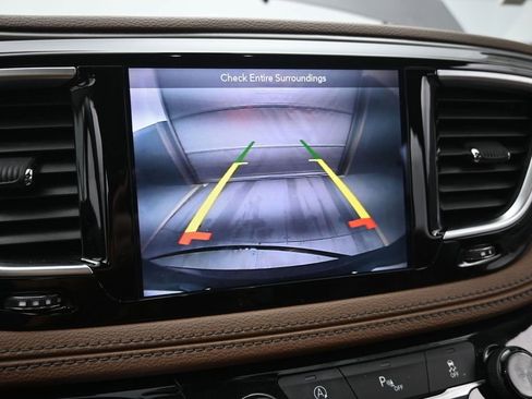 Used 2018 Chrysler Pacifica Limited image 35