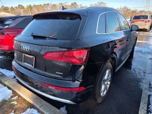 Used 2019 Audi Q5 2.0T Premium w/ Convenience Package image 4