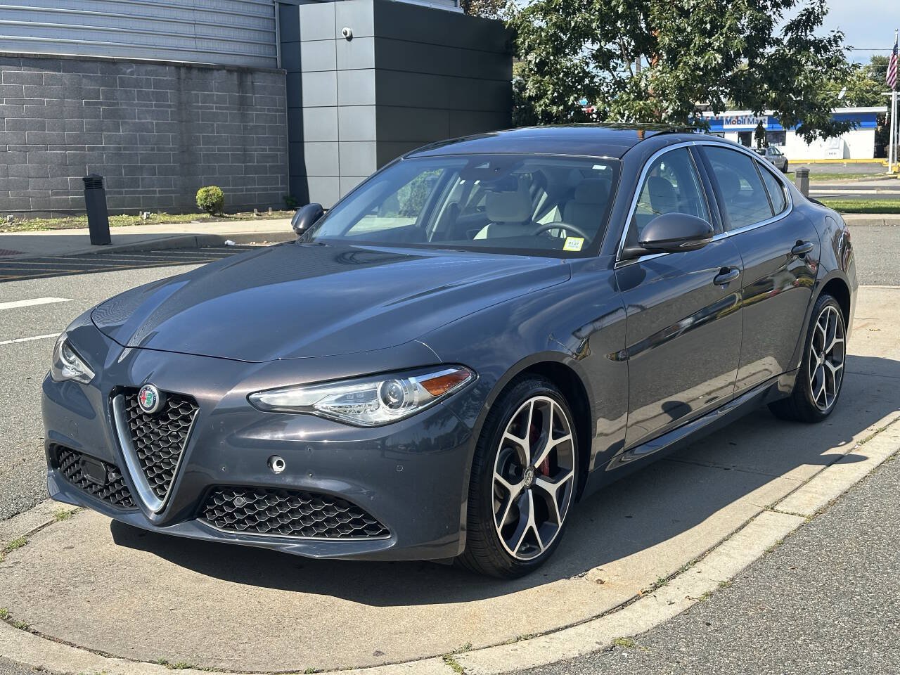 Used 2019 Alfa Romeo Giulia Ti AWD/4WD image 1