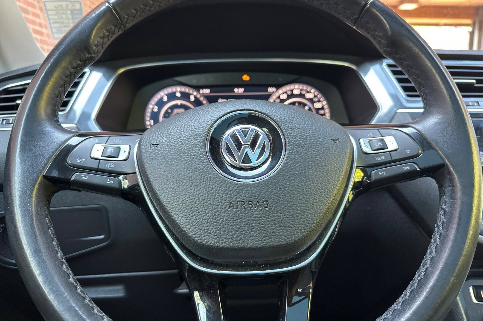 Used 2019 Volkswagen Tiguan SEL w/ 3rd Row Seat Package AWD/4WD image 31
