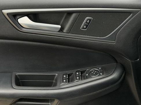 Certified 2022 Ford Edge SE w/ Black Appearance Package image 25