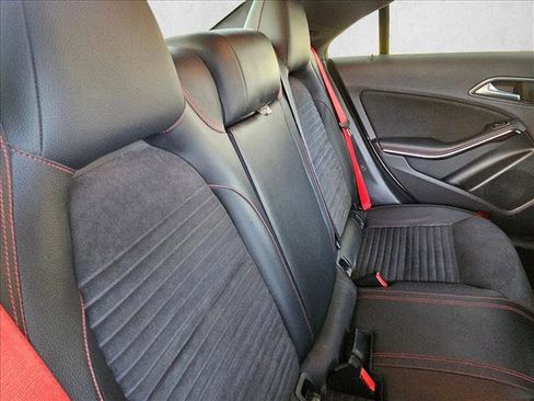 Used 2014 Mercedes-Benz CLA 250 image 21