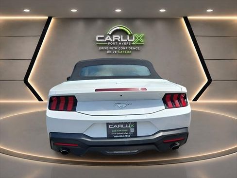 Used 2024 Ford Mustang Convertible RWD image 5