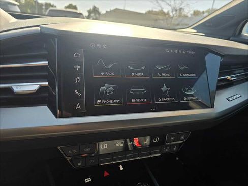 Used 2024 Audi Q4 e-tron Prestige image 29